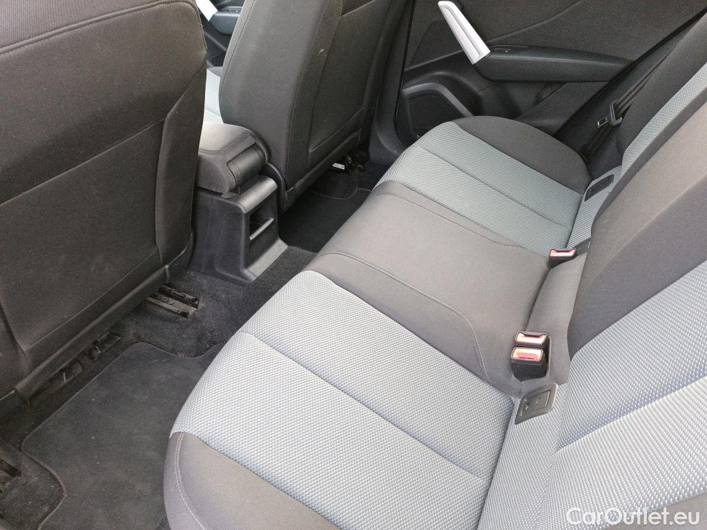  Audi  Q2 AUDI  / 2016 / 5P / todoterreno Design 30 TFSI 85kW (116CV) #3