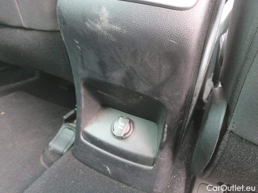  KIA  Sportage KIA  1.6MHEV Drive 100kW(136CV) 4x2(Crist Tintados) #8