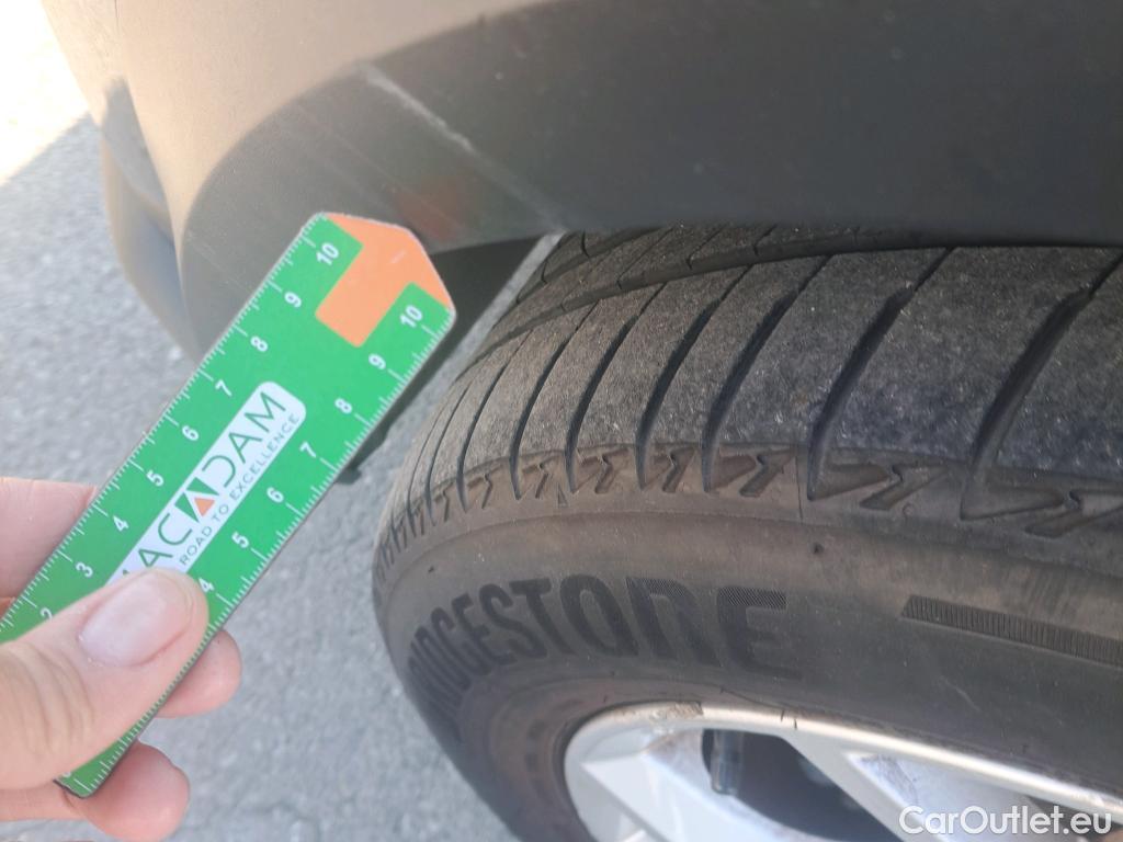  Nissan  Juke NISSAN  / 2019 / 5P / crossover DIG-T 84 kW (114 CV) DCT 7 V N-Connecta (AC2) #28