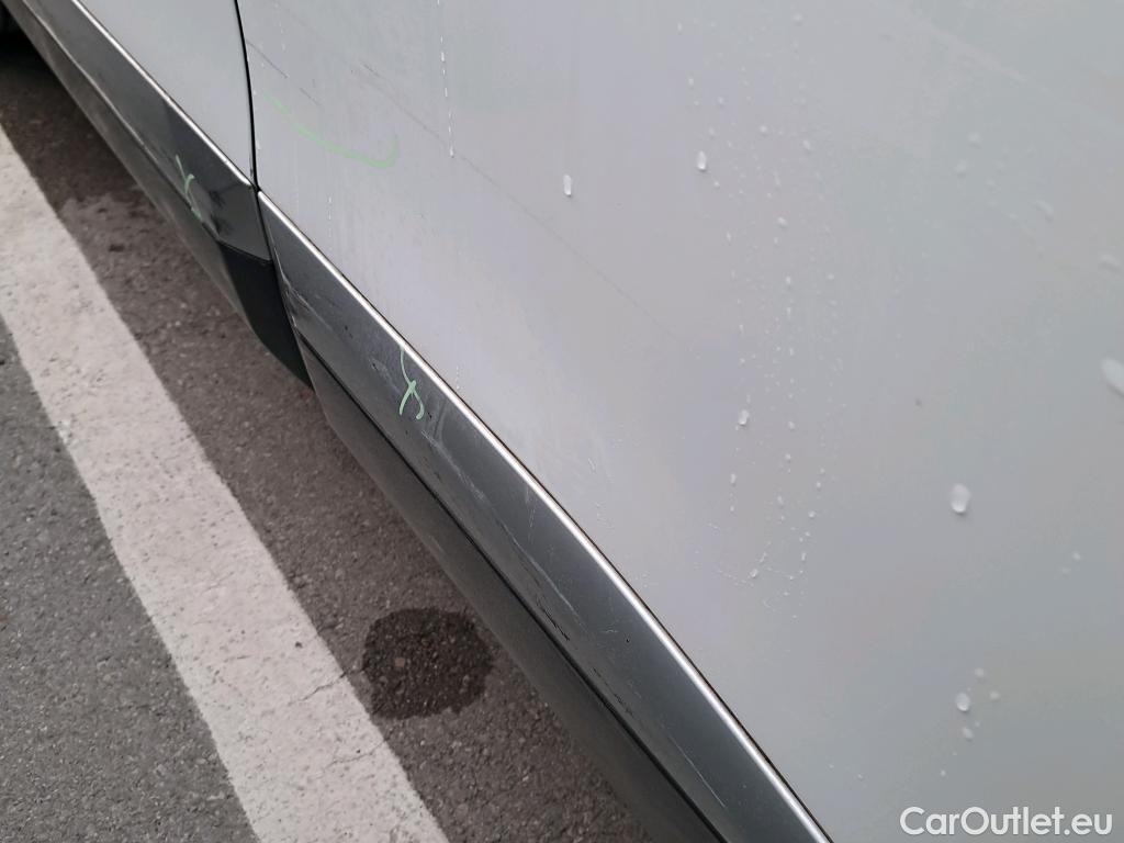  Peugeot  2008 PEUGEOT  / 2019 / 5P / todoterreno Allure BlueHDI 100 S&S BVM6 (AC) #35