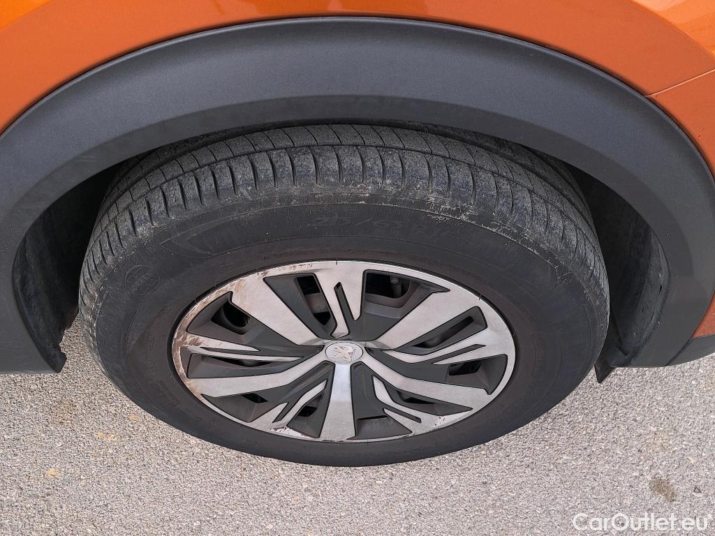  Peugeot  2008 PEUGEOT  / 2019 / 5P / todoterreno Active BlueHDI 81kW (110CV) #23