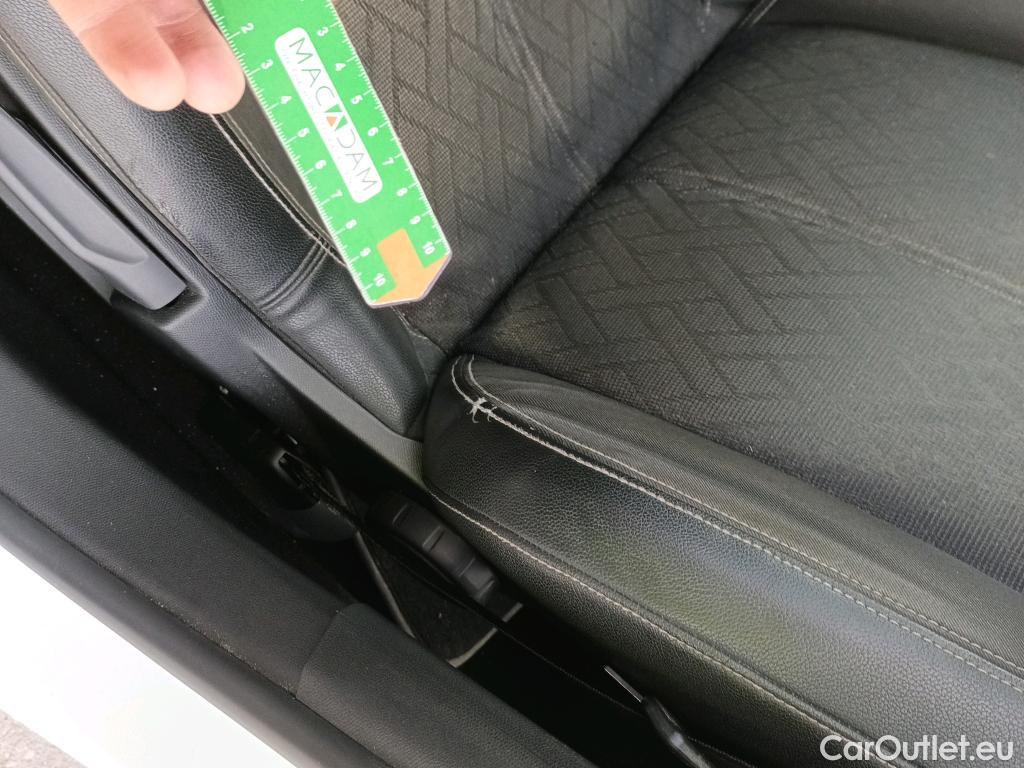  Opel  Corsa OPEL  / 2019 / 5P / berlina con portón 1.2T XHL 74kW (100CV) Elegance (CX) #3