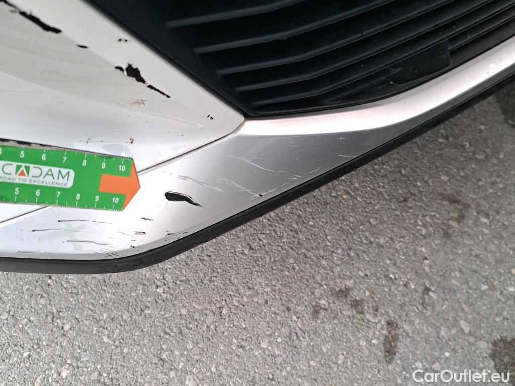  Peugeot  2008 PEUGEOT  / 2019 / 5P / todoterreno Allure BlueHDI 100 S&S BVM6 (AC) #2