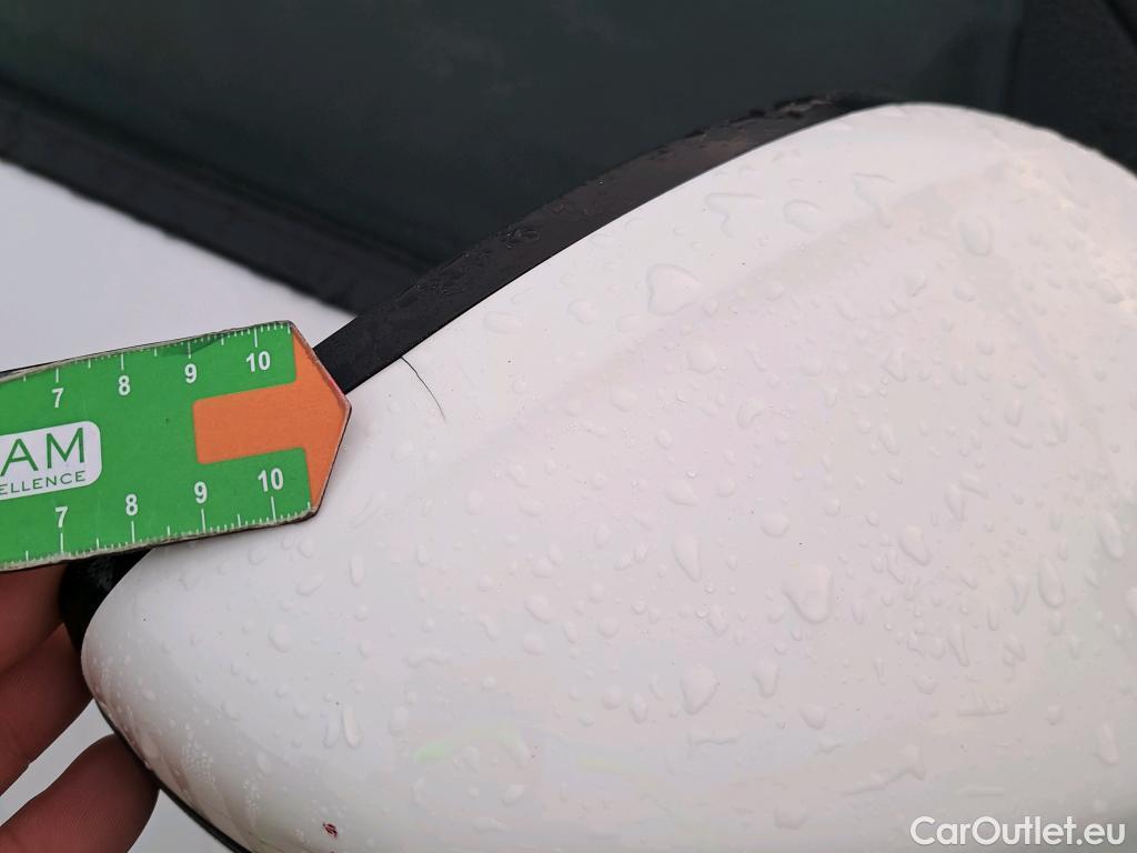  Peugeot  2008 PEUGEOT  / 2019 / 5P / todoterreno Allure BlueHDI 100 S&S BVM6 (AC) #22