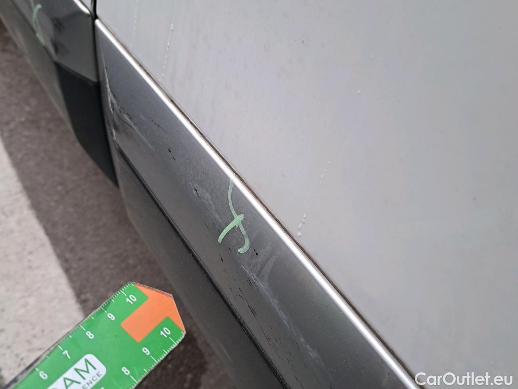  Peugeot  2008 PEUGEOT  / 2019 / 5P / todoterreno Allure BlueHDI 100 S&S BVM6 (AC) #36