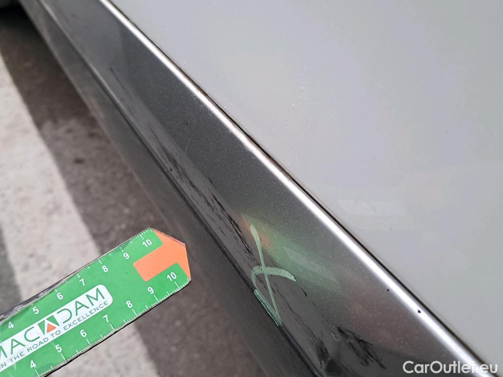  Peugeot  2008 PEUGEOT  / 2019 / 5P / todoterreno Allure BlueHDI 100 S&S BVM6 (AC) #38