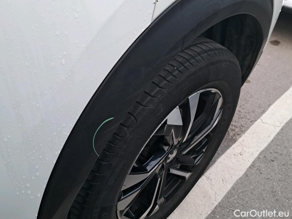  Peugeot  2008 PEUGEOT  / 2019 / 5P / todoterreno Allure BlueHDI 100 S&S BVM6 (AC) #23