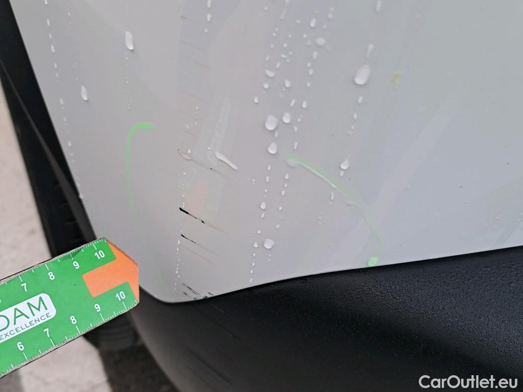  Peugeot  2008 PEUGEOT  / 2019 / 5P / todoterreno Allure BlueHDI 100 S&S BVM6 (AC) #20