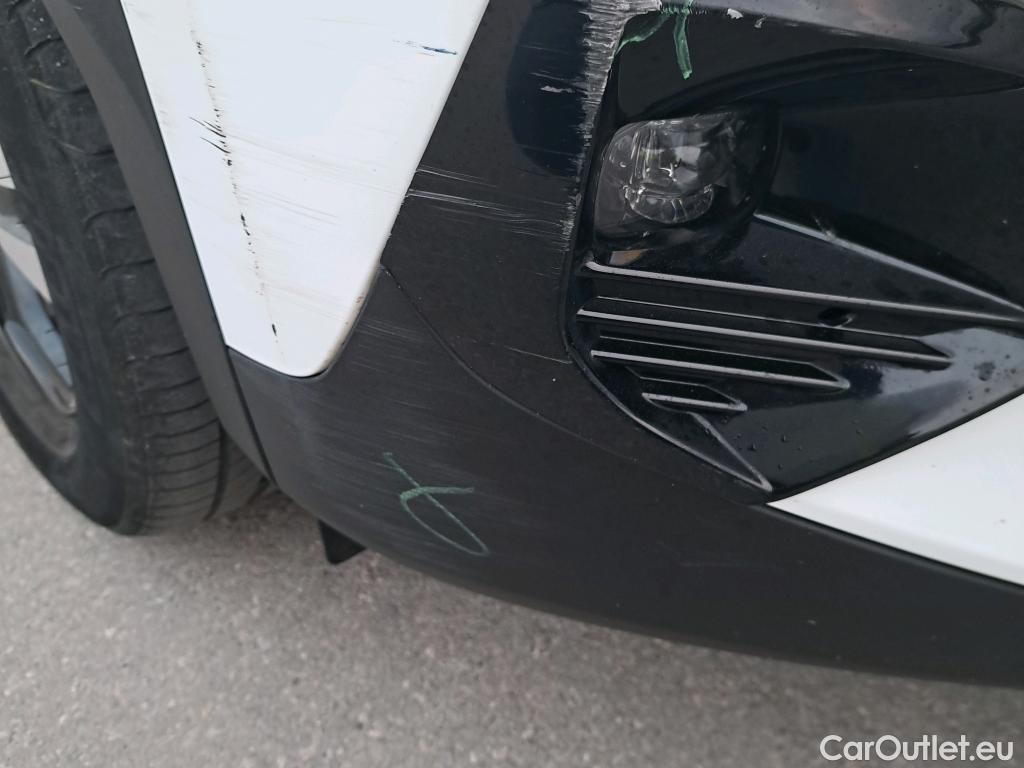  Peugeot  2008 PEUGEOT  / 2019 / 5P / todoterreno Allure BlueHDI 100 S&S BVM6 (AC) #17