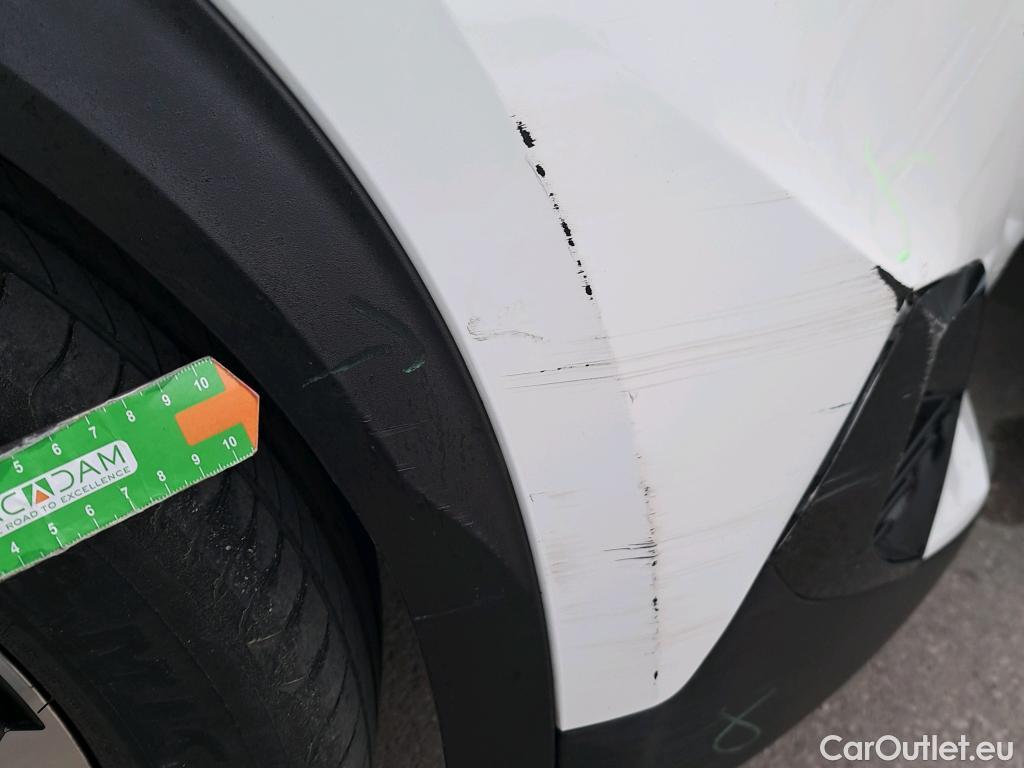  Peugeot  2008 PEUGEOT  / 2019 / 5P / todoterreno Allure BlueHDI 100 S&S BVM6 (AC) #27