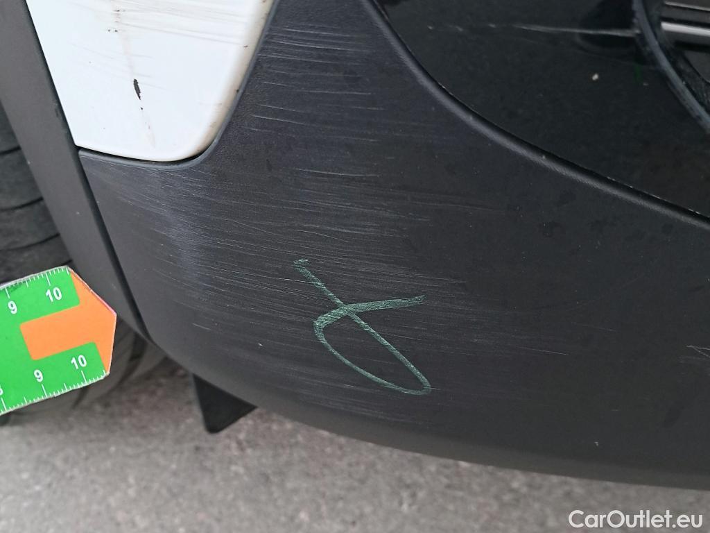  Peugeot  2008 PEUGEOT  / 2019 / 5P / todoterreno Allure BlueHDI 100 S&S BVM6 (AC) #18