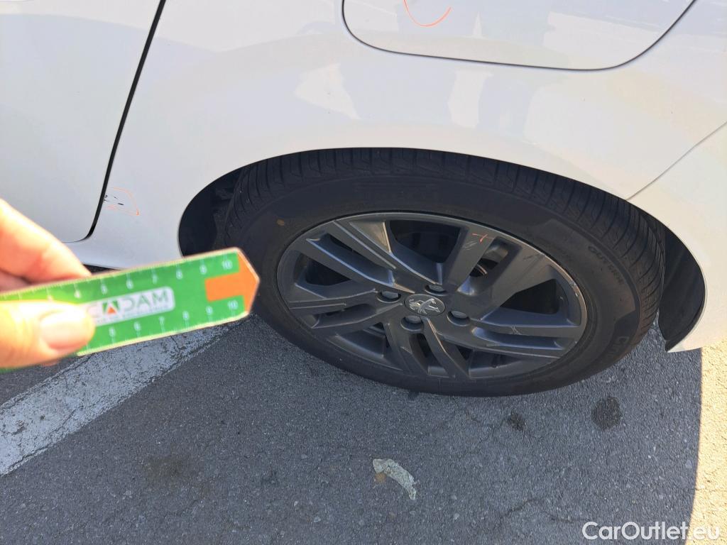  Peugeot  208 PEUGEOT  / 2019 / 5P / berlina con portón BlueHDi 73kW (100CV) Active Pack (AC2) #9