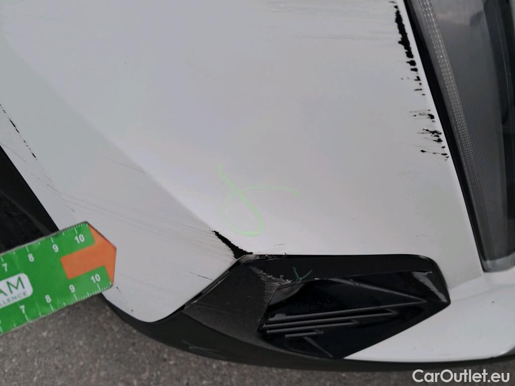  Peugeot  2008 PEUGEOT  / 2019 / 5P / todoterreno Allure BlueHDI 100 S&S BVM6 (AC) #14