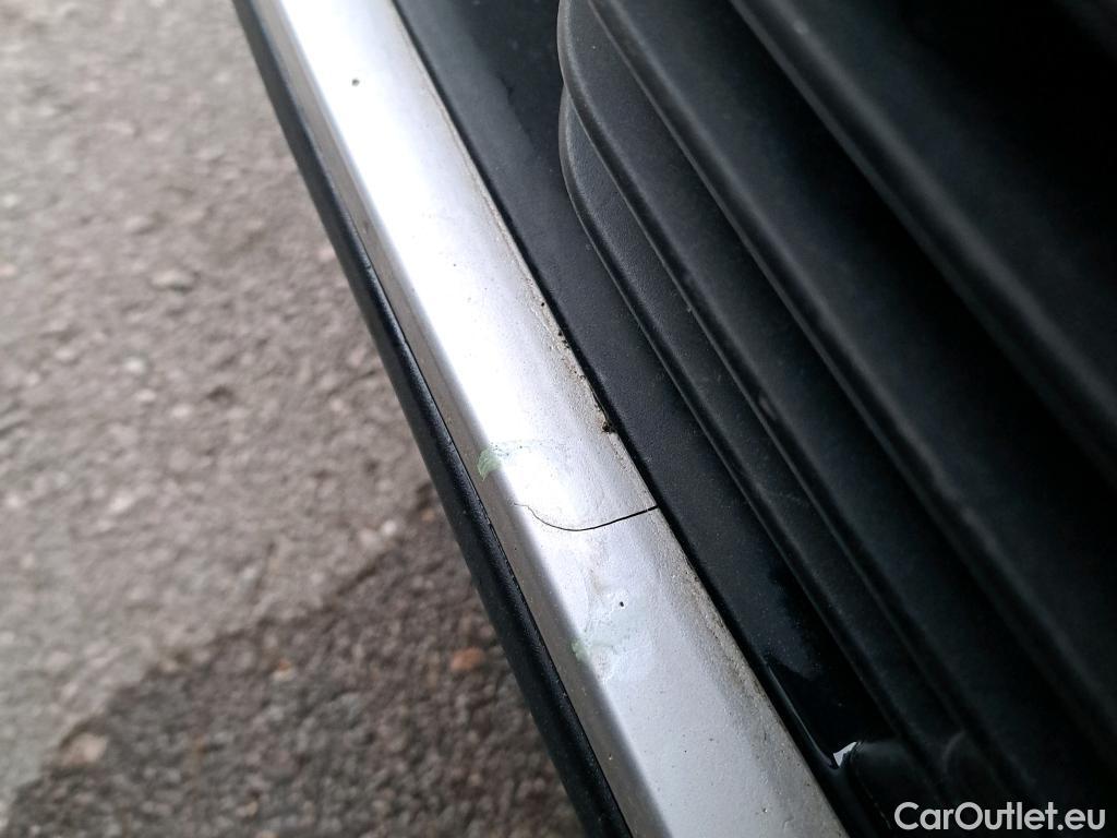  Peugeot  2008 PEUGEOT  / 2019 / 5P / todoterreno Allure BlueHDI 100 S&S BVM6 (AC) #3