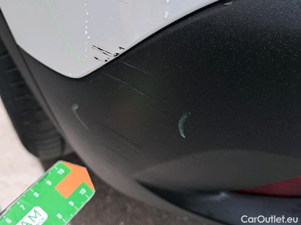  Peugeot  2008 PEUGEOT  / 2019 / 5P / todoterreno Allure BlueHDI 100 S&S BVM6 (AC) #16