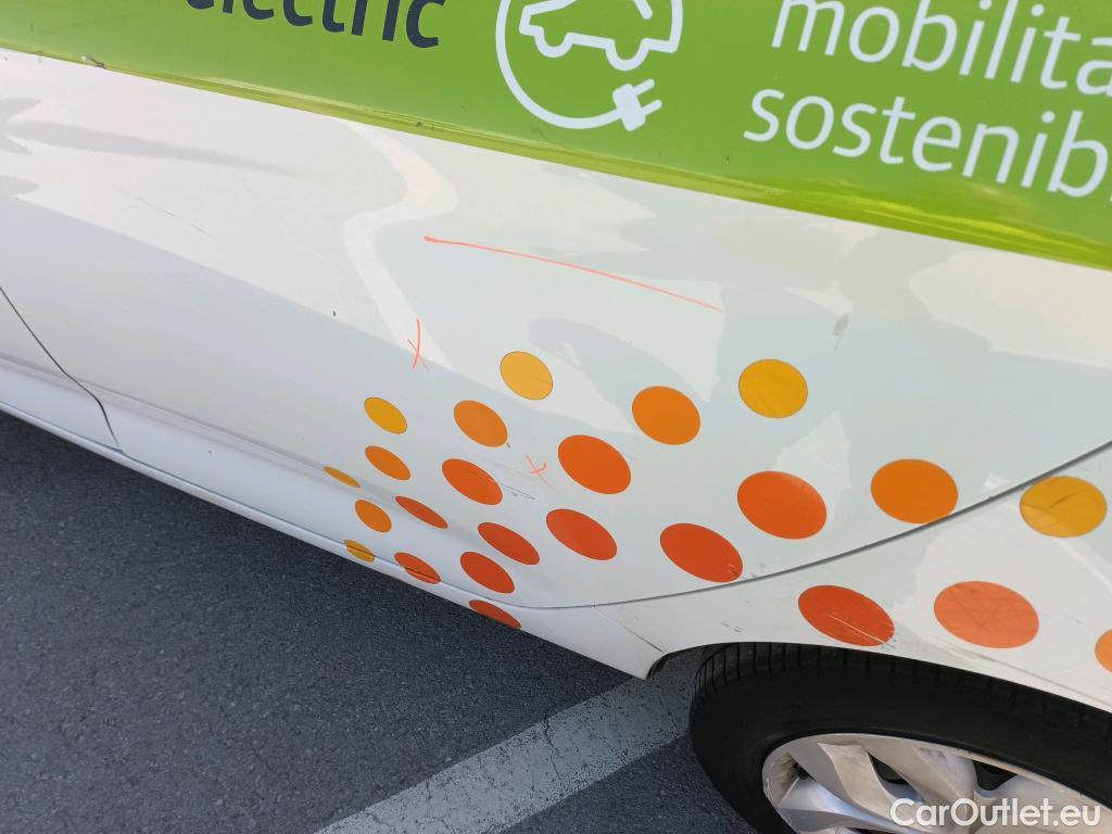  Renault  Zoe RENAULT  / 2013 / 5P / berlina con portón Life 40 R90 (CX) #15