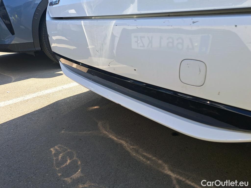  Toyota  Corolla TOYOTA  / 2019 / 5P / familiar 2.0 180H STYLE E-CVT TOURING SPORT #37