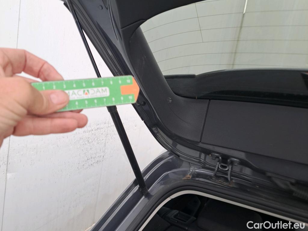  Volkswagen  Golf  VOLKSWAGEN / 2020 / 5P / berlina con portón Life 1.5 TSI 110kW (150CV) #15