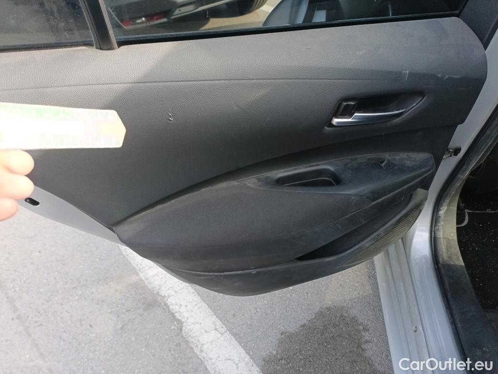  Toyota  Corolla TOYOTA  / 2019 / 5P / familiar 1.8 125H ACTIVE TECH E-CVT TOU SPORT #39