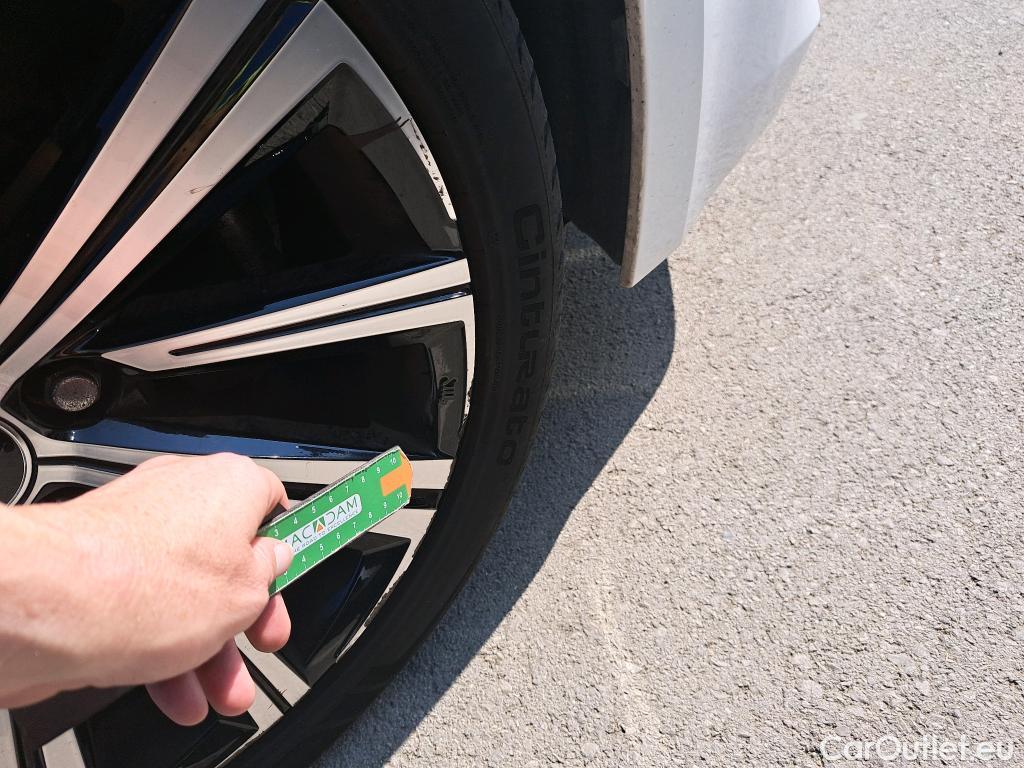  Toyota  Corolla TOYOTA  / 2019 / 5P / familiar 2.0 180H STYLE E-CVT TOURING SPORT #6