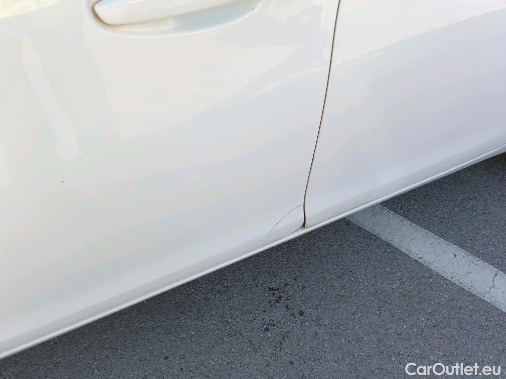  Peugeot  308 PEUGEOT  / 2017 / 5P / berlina con portón 5p Active 1.2 PureTech 96KW (130CV) S&S #1