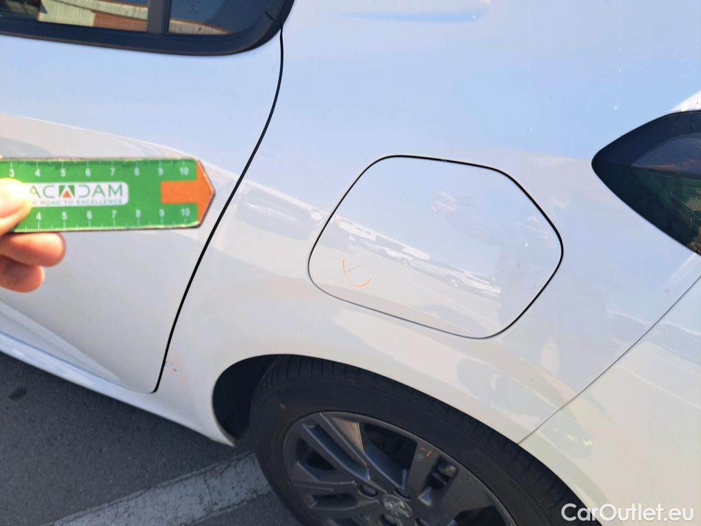  Peugeot  208 PEUGEOT  / 2019 / 5P / berlina con portón BlueHDi 73kW (100CV) Active Pack (AC2) #33