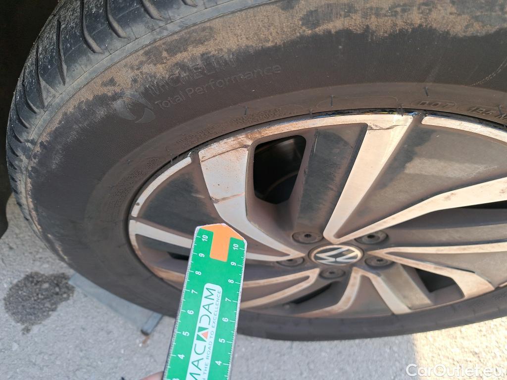  Volkswagen  Polo VOLKSWAGEN  / 2021 / 5P / berlina con portón Life 1.0 TSI 70kW (95CV) #4