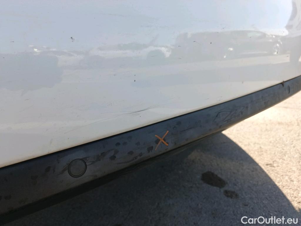  Peugeot  308 PEUGEOT  / 2017 / 5P / berlina con portón 5p Active 1.2 PureTech 96KW (130CV) S&S #18