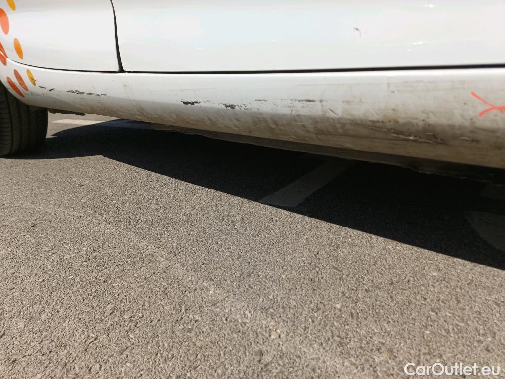  Renault  Zoe RENAULT  / 2013 / 5P / berlina con portón Life 40 R90 (CX) #20