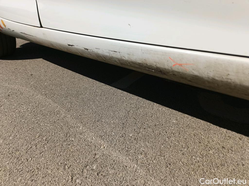  Renault  Zoe RENAULT  / 2013 / 5P / berlina con portón Life 40 R90 (CX) #19