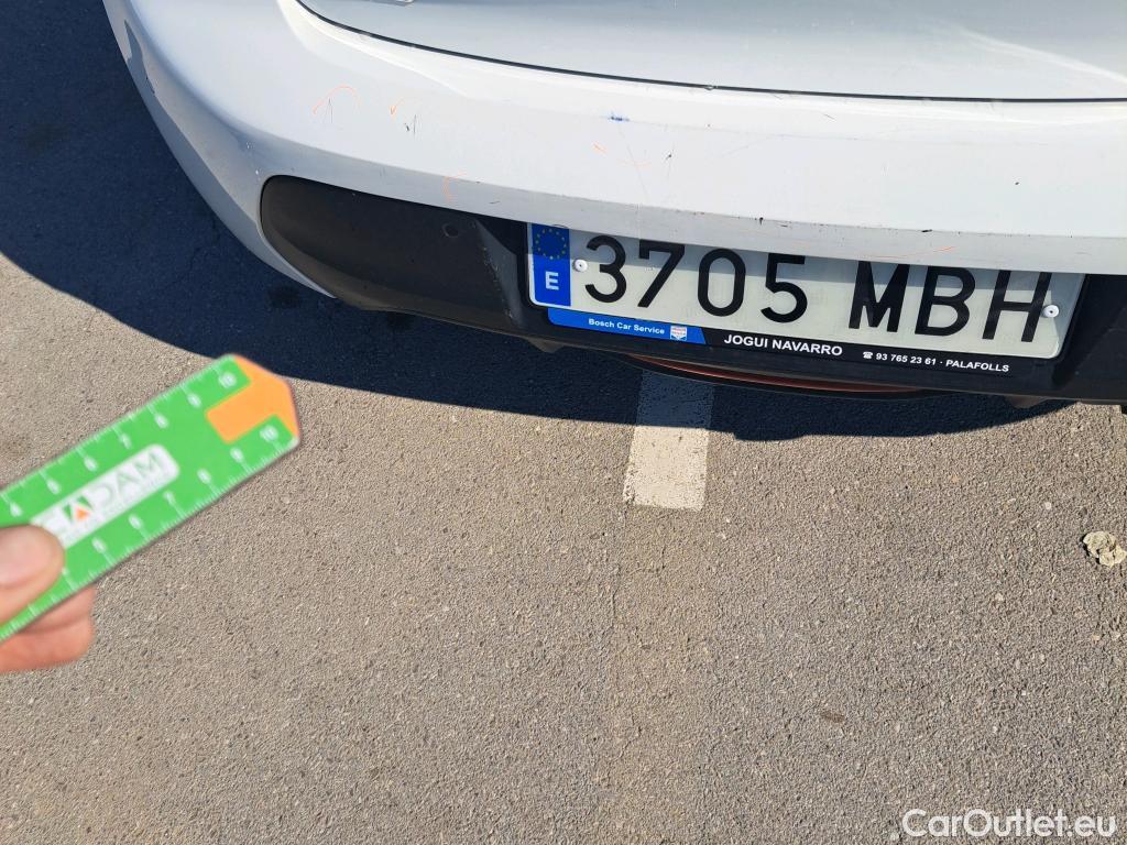  Peugeot  208 PEUGEOT  / 2019 / 5P / berlina con portón BlueHDi 73kW (100CV) Active Pack (AC2) #17