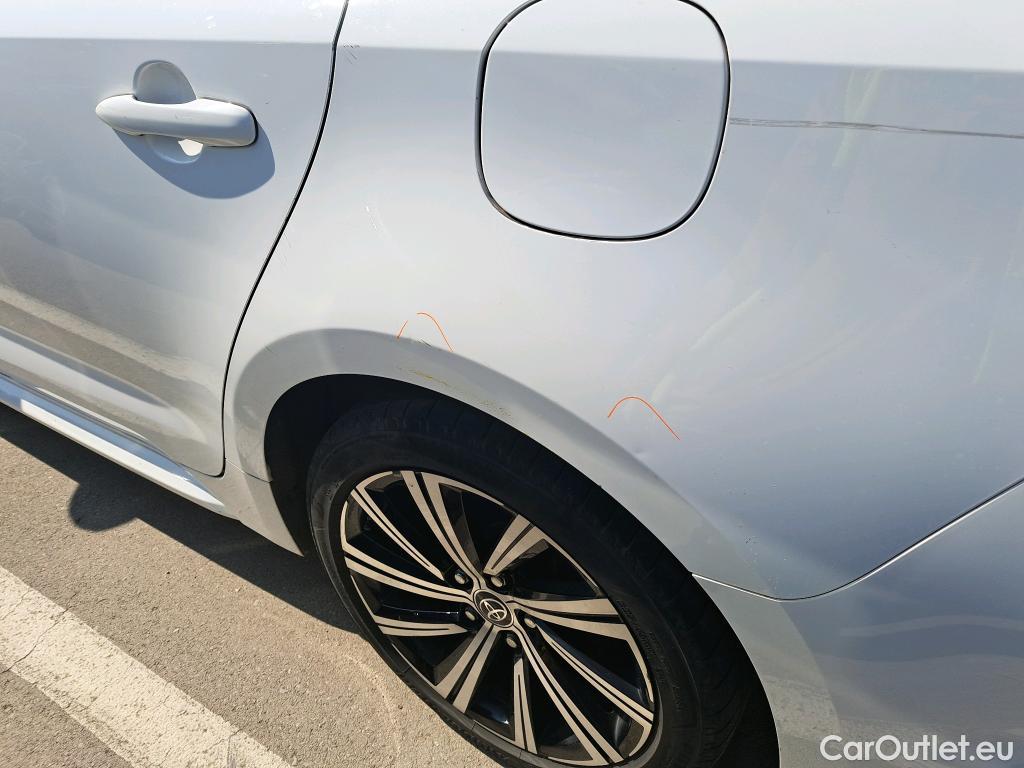  Toyota  Corolla TOYOTA  / 2019 / 5P / familiar 2.0 180H STYLE E-CVT TOURING SPORT #9