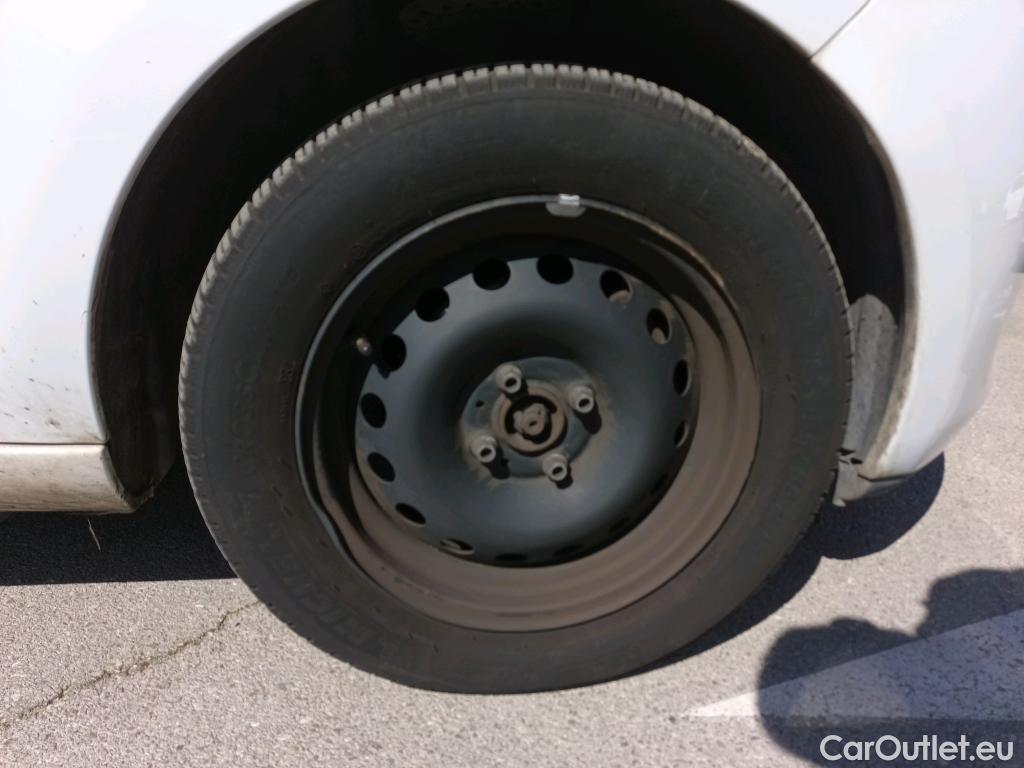  Renault  Zoe RENAULT  / 2013 / 5P / berlina con portón Life 40 R90 (CX) #21