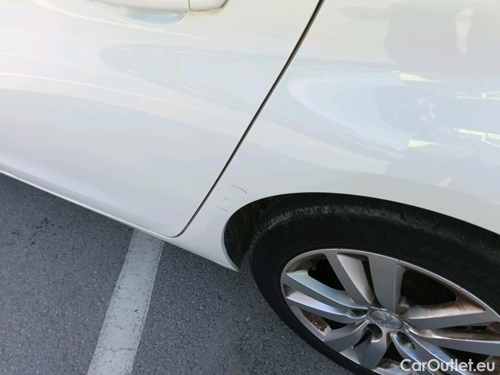  Peugeot  308 PEUGEOT  / 2017 / 5P / berlina con portón 5p Active 1.2 PureTech 96KW (130CV) S&S #5