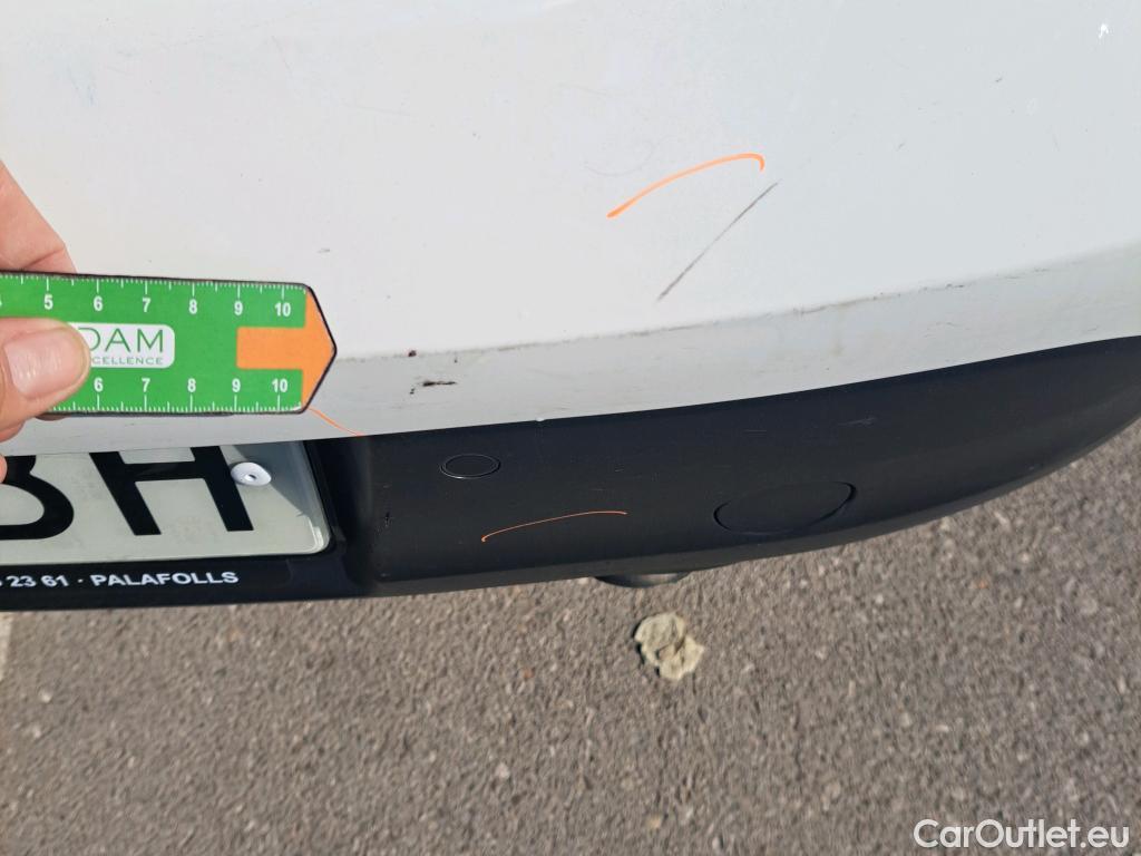  Peugeot  208 PEUGEOT  / 2019 / 5P / berlina con portón BlueHDi 73kW (100CV) Active Pack (AC2) #26