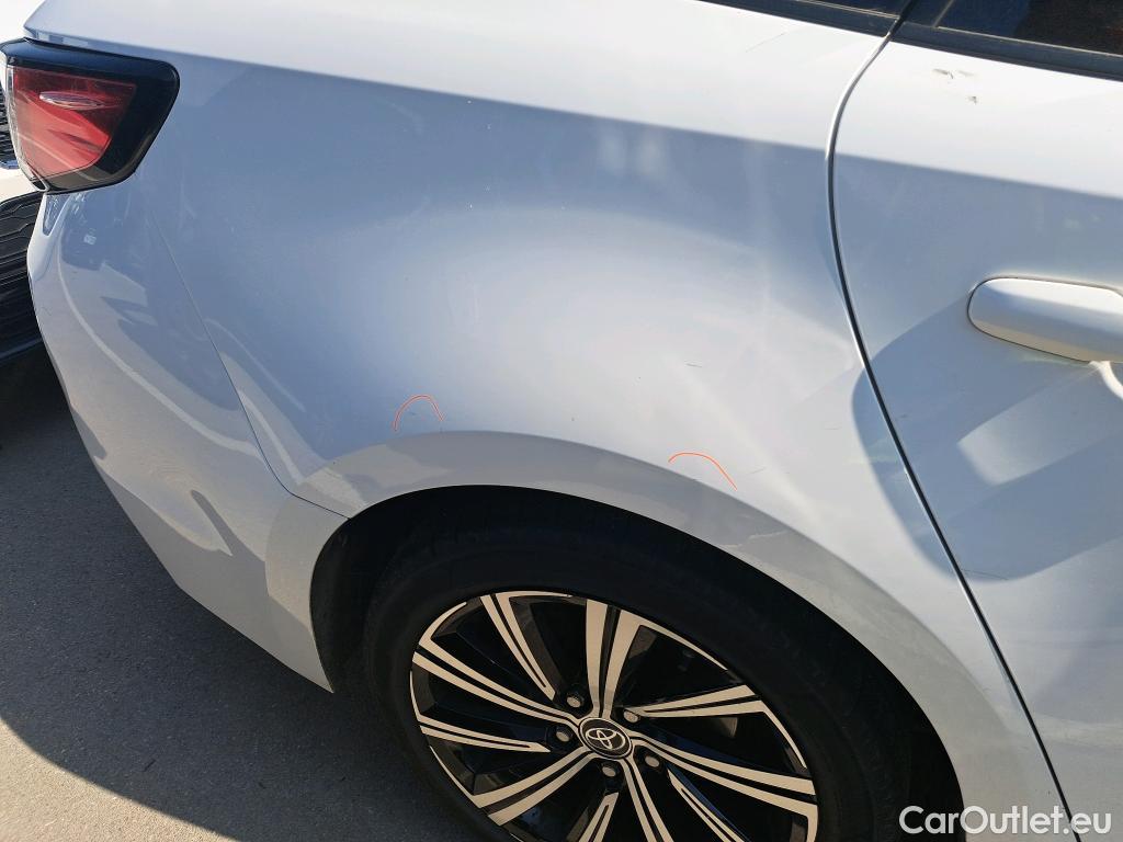  Toyota  Corolla TOYOTA  / 2019 / 5P / familiar 2.0 180H STYLE E-CVT TOURING SPORT #18