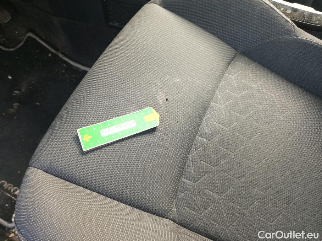  Toyota  Corolla TOYOTA  / 2019 / 5P / familiar 1.8 125H ACTIVE TECH E-CVT TOU SPORT #24