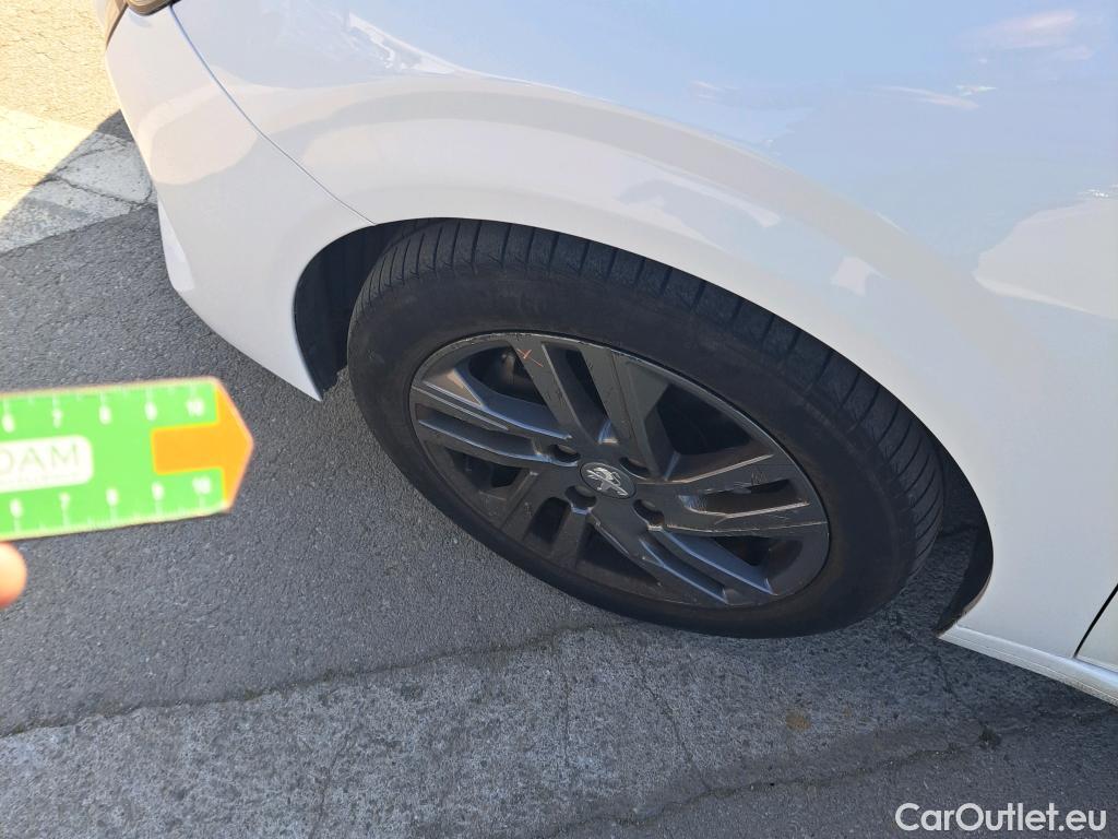  Peugeot  208 PEUGEOT  / 2019 / 5P / berlina con portón BlueHDi 73kW (100CV) Active Pack (AC2) #11