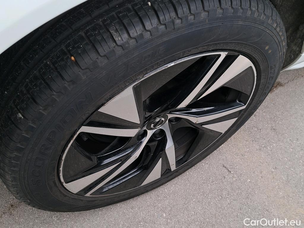  Volvo  XC90 VOLVO  / 2019 / 5P / todoterreno 2.0 T8 AWD Recharge R-Design Auto #5