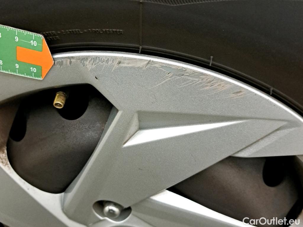  Hyundai  i20 HYUNDAI  / 2020 / 5P / berlina con portón 1.0 TGDI 74kW (100CV) 48V Essence #26