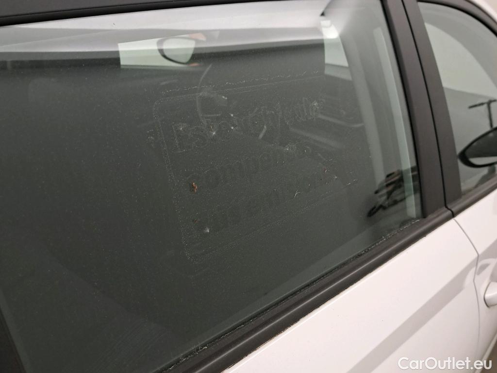  Hyundai  i20 HYUNDAI  / 2020 / 5P / berlina con portón 1.0 TGDI 74kW (100CV) 48V Essence #25