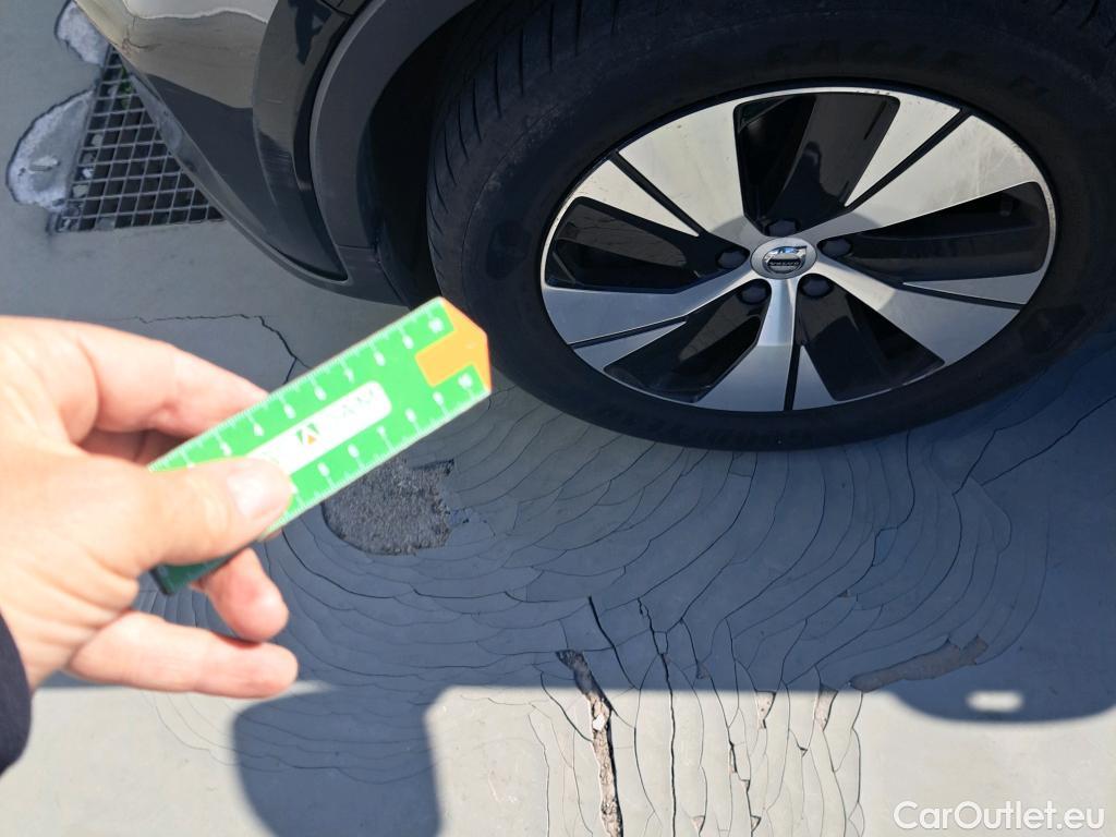  Volvo  XC 40 VOLVO XC40 / 2021 / 5P / todoterreno 1.5 T4 Recharge PHEV Core Auto #14