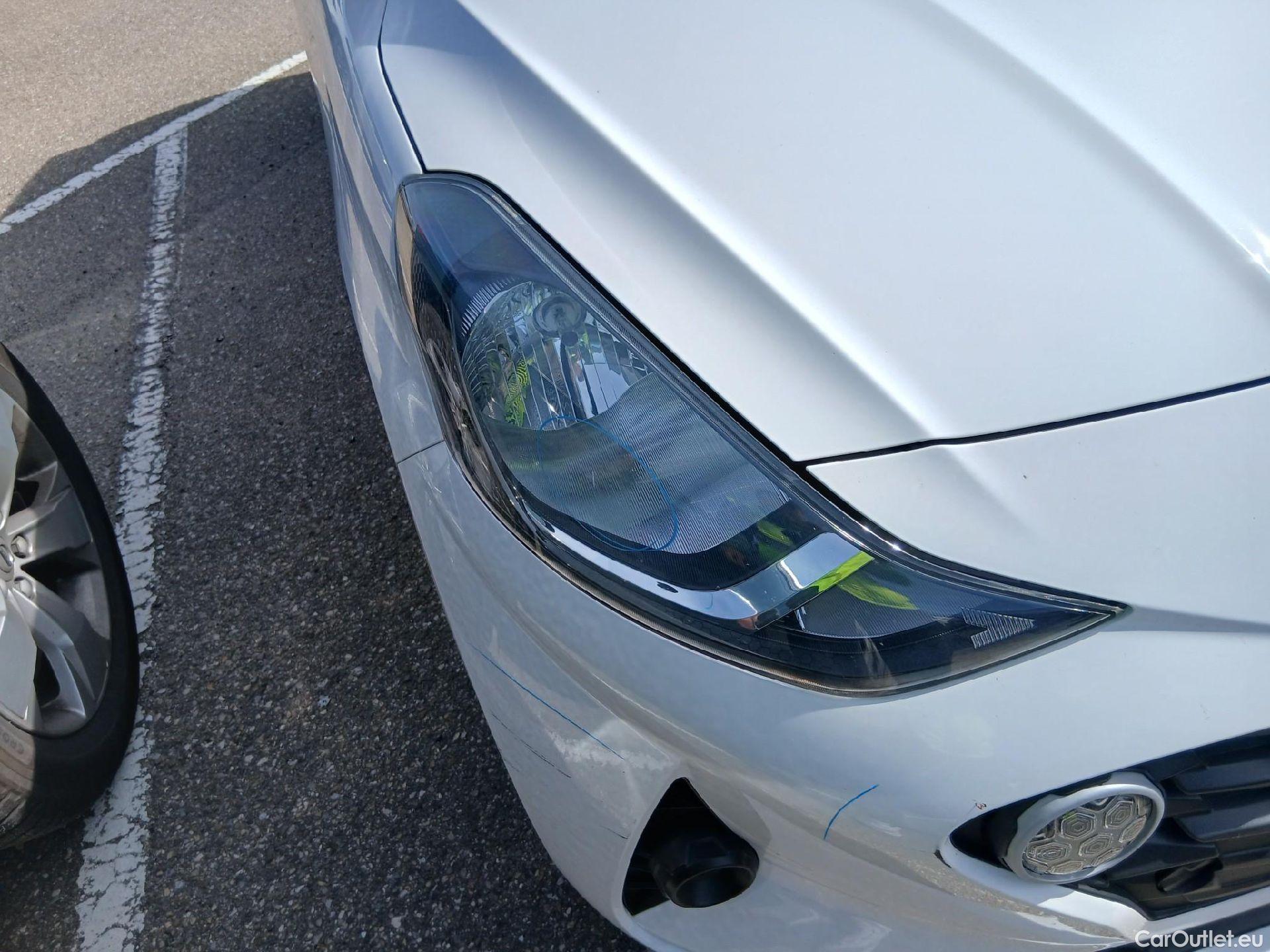  Hyundai  i10 HYUNDAI  / 2020 / 5P / berlina con portón 1.0 Klass #5