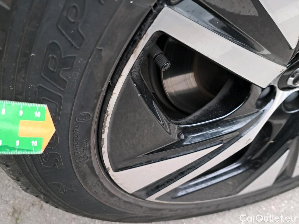  Volvo  XC90 VOLVO  / 2019 / 5P / todoterreno 2.0 T8 AWD Recharge R-Design Auto #6