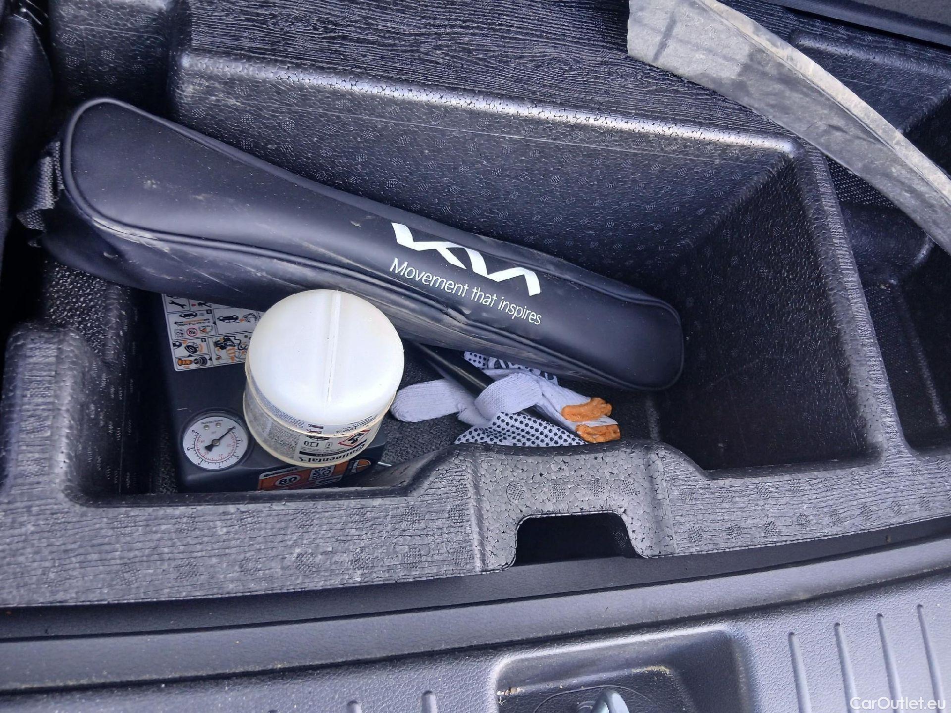  KIA  Sportage KIA  / 2022 / 5P / todoterreno 1.6 T-GDi MHEV 110kW (150CV) Drive 4x2 #3