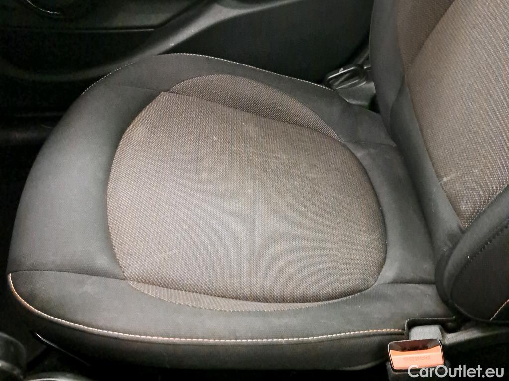  Mini  Cooper MINI MINI / 2014 / 5P / berlina con portón ONE 5 PUERTAS (CX) #4