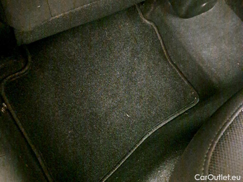  Hyundai  i20 HYUNDAI  / 2020 / 5P / berlina con portón 1.0 TGDI 74kW (100CV) 48V Essence #23