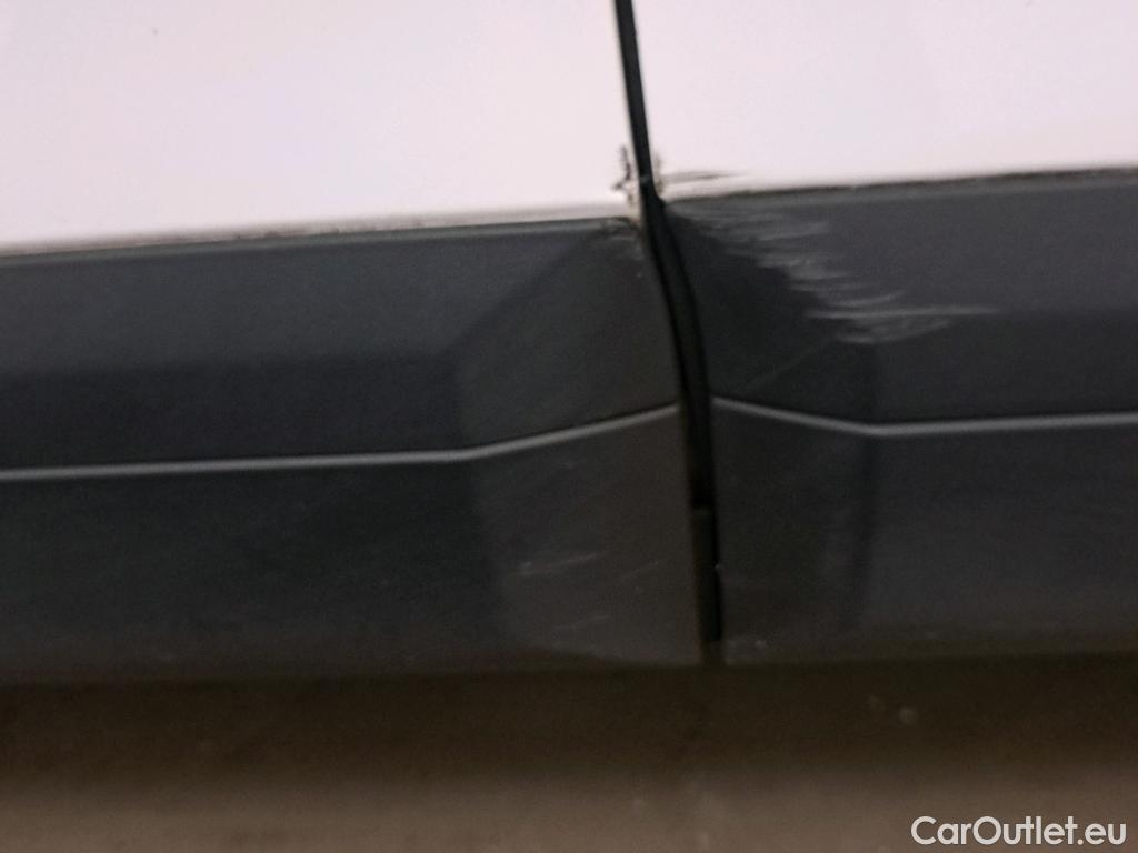  Peugeot  2008 PEUGEOT  / 2019 / 5P / todoterreno Active Puretech 100 S&S BVM6 #25