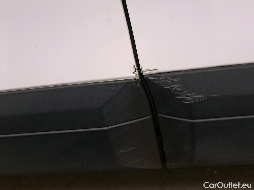  Peugeot  2008 PEUGEOT  / 2019 / 5P / todoterreno Active Puretech 100 S&S BVM6 #12