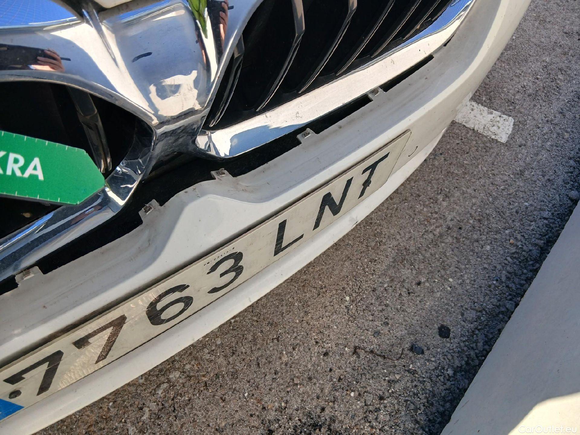  Bmw  Serie 5 BMW  / 2020 / 4P / sedán 520dA #6